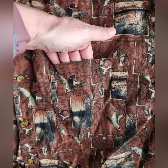 FIELD & STREAM Brown and Tan Duck Print Long Sleeve Button Front Shirt Size M - Picture 2 of 4